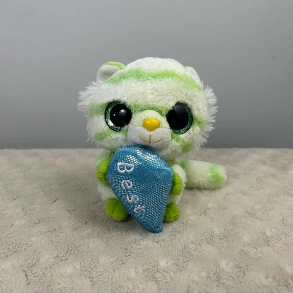 Yoohoo & Friends by Aurora Green White Stripes Kitty Cat Plush Best Half Heart